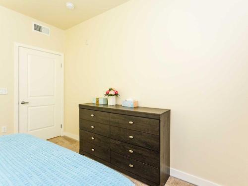 Jamboree Apartment #873928 Apts