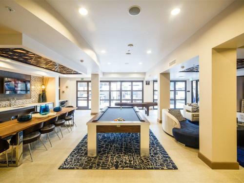 Jamboree Apartment #873928 Apts