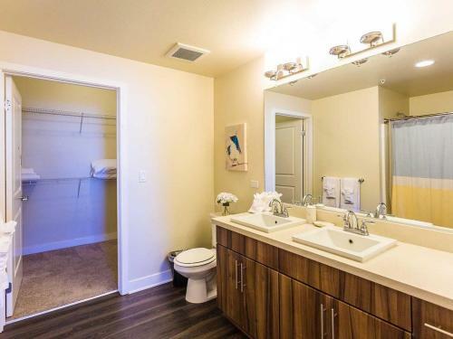 Jamboree Apartment #873928 Apts