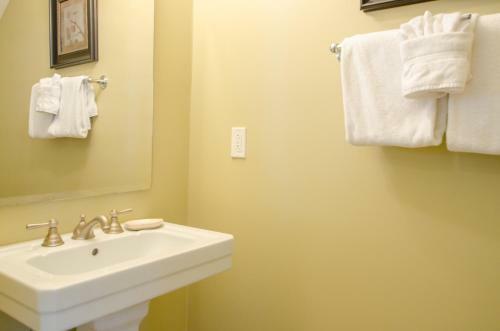 Hotel Angler's Reef Resort