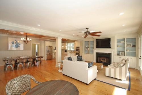 2602 Hartnett Boulevard Home