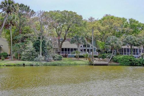 19 Oyster Row