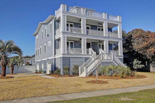 2301 Palm Boulevard Home