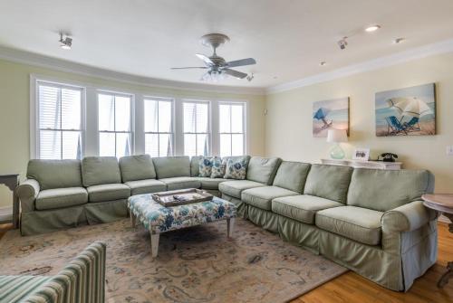 54th Ave 14 - Sandy Shanty Home