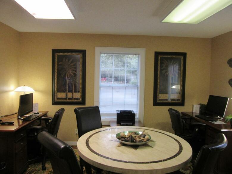 Park Lane Hotel & Suites