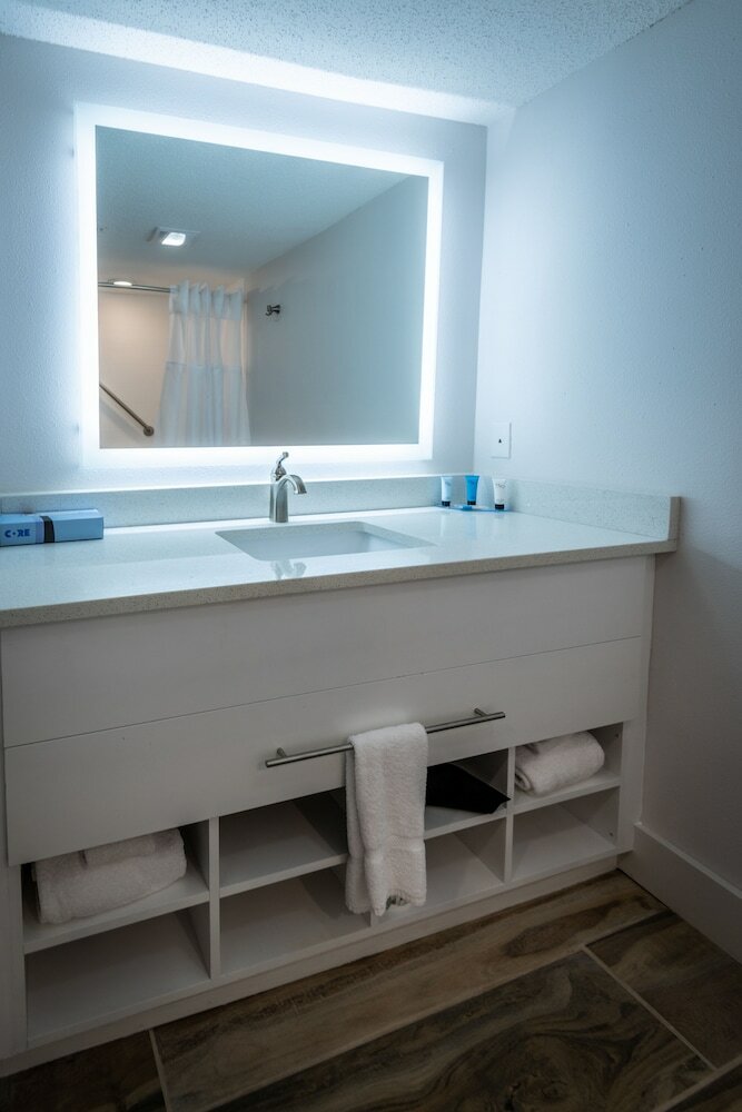Park Lane Hotel & Suites