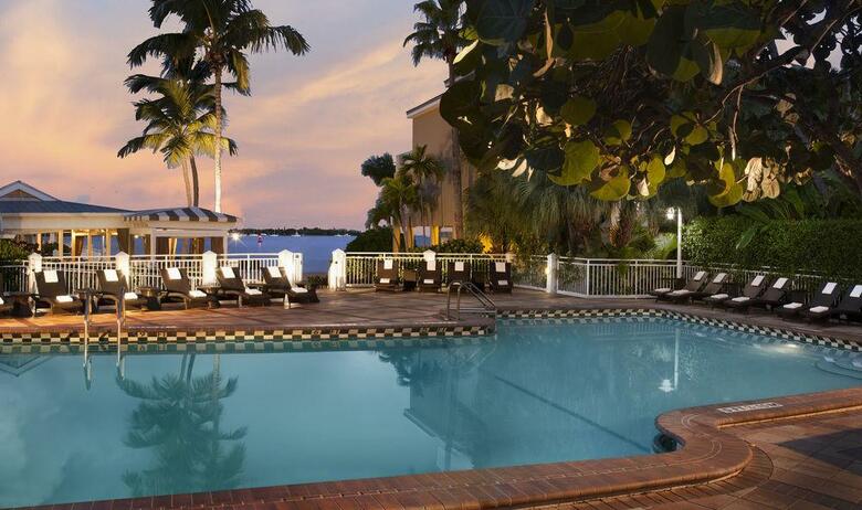 Hotel Pier House Resort And Caribbean Spa