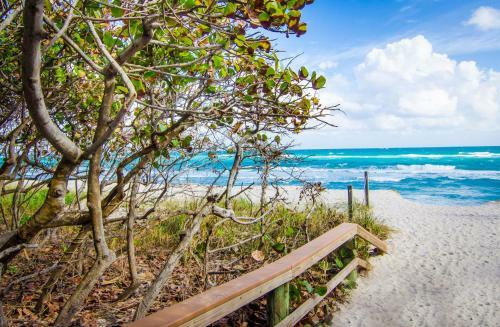Jupiter Beach House Villa