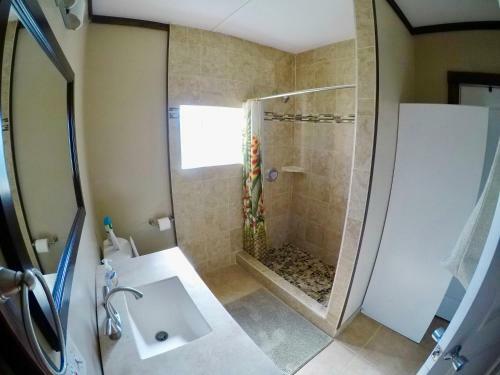 3 Bedroom House Near The Beach