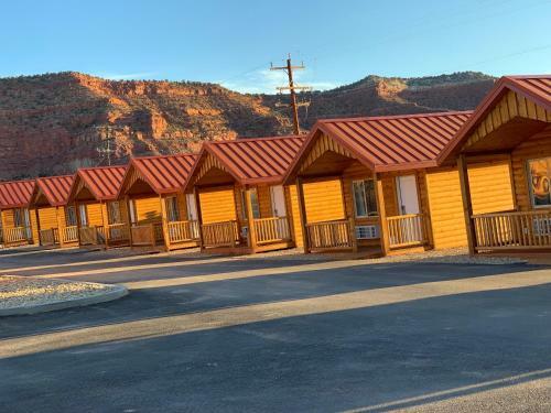 Lodge Red Canyon Cabins