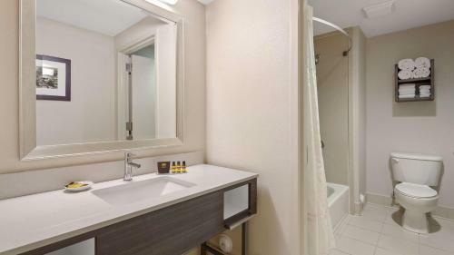 Best Western Plus Kendall Hotel & Suites
