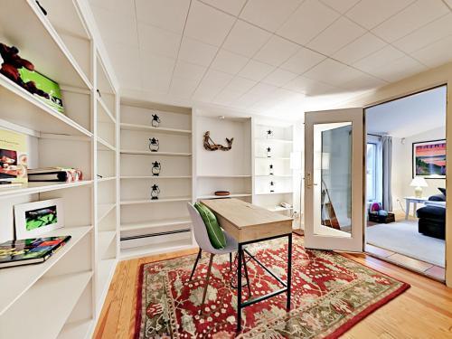 New England-style Charmer Main House Home