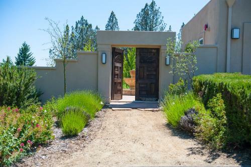 Valley Of The Moon Estate