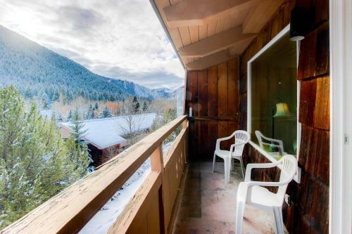 Limelight Base Camp Condo. Ski, Bike, & Adventure!