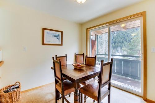 Limelight Base Camp Condo. Ski, Bike, & Adventure!
