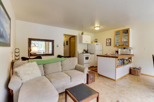 Limelight Base Camp Condo. Ski, Bike, & Adventure!