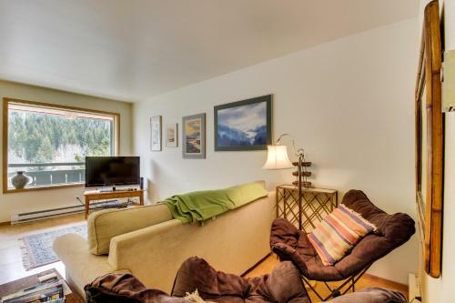 Limelight Base Camp Condo. Ski, Bike, & Adventure!