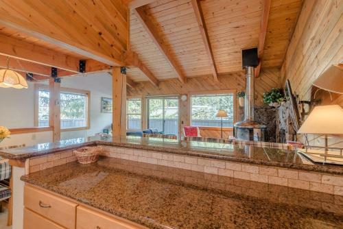 Smokey Plaza Condominium Warm Springs