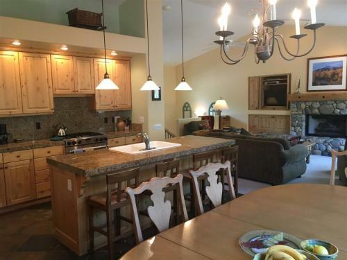 Sun Valley Town Home 215a