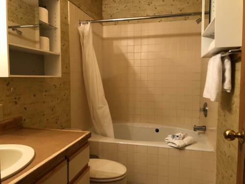 Hot Water Inn & Hostel