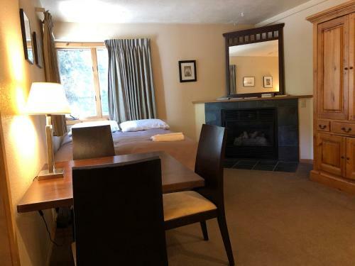 Hot Water Inn & Hostel