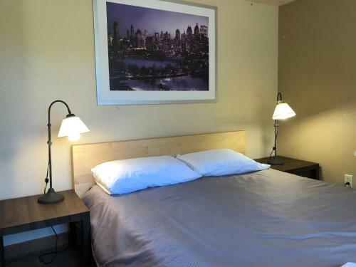 Hot Water Inn & Hostel