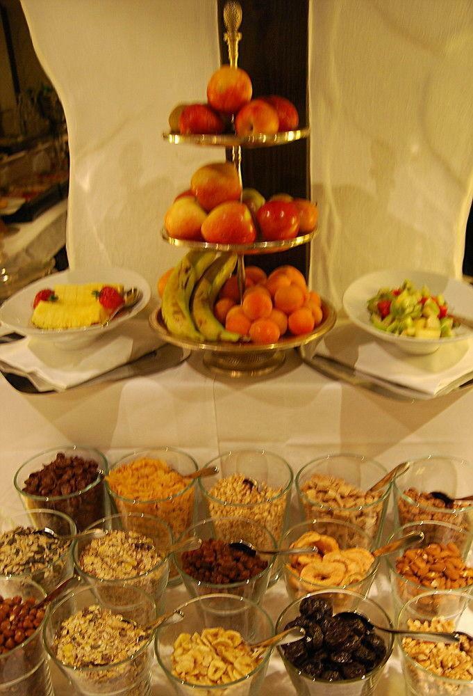 Dom Hotel Am R�merbrunnen