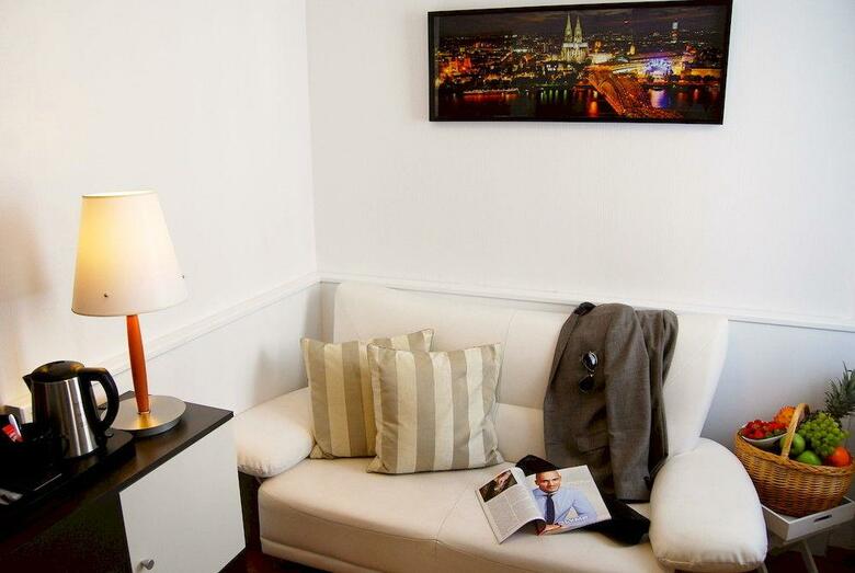 Dom Hotel Am R�merbrunnen