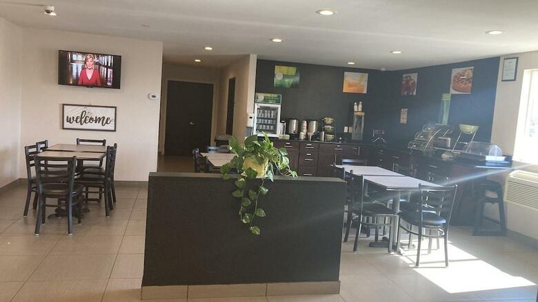 Hotel Quality Inn & Suites