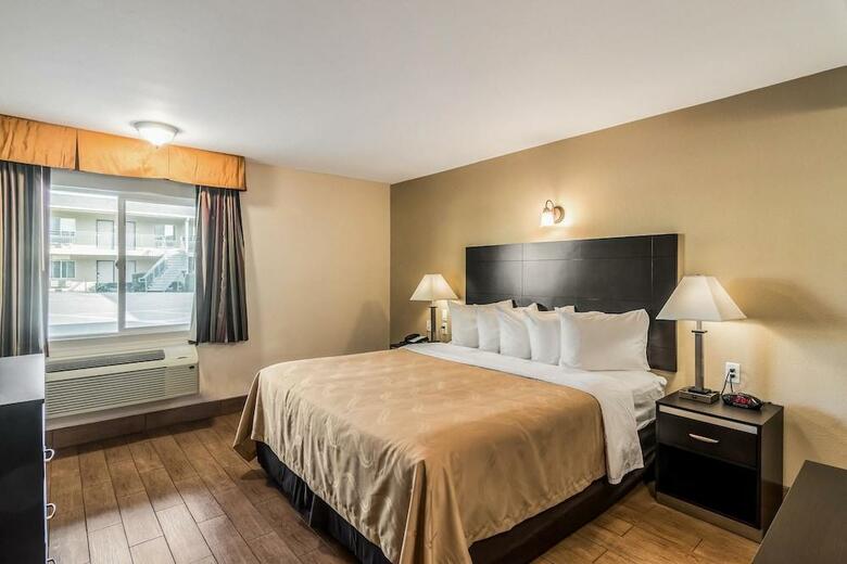 Hotel Quality Inn & Suites