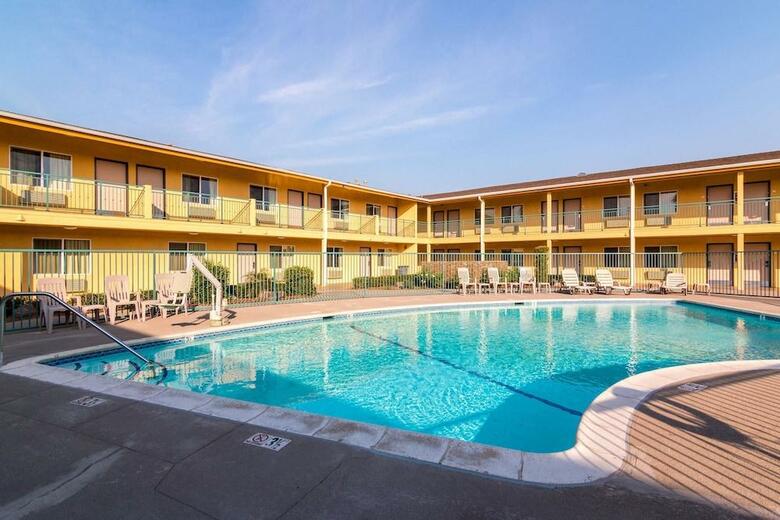Hotel Quality Inn & Suites