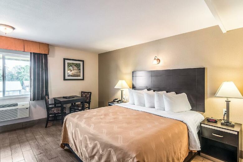 Hotel Quality Inn & Suites