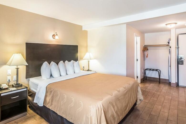 Hotel Quality Inn & Suites
