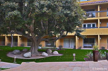 Atrium Hotel