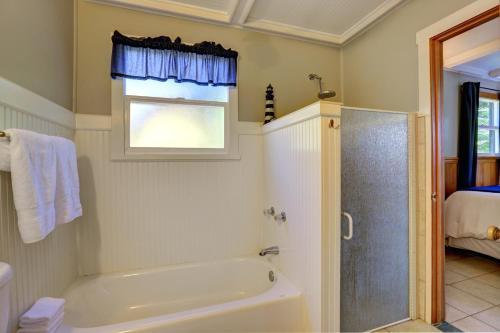 Halama Hale - Four Bedroom Home