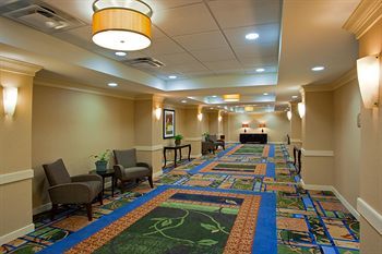 Holiday Inn Express Hotel & Suites