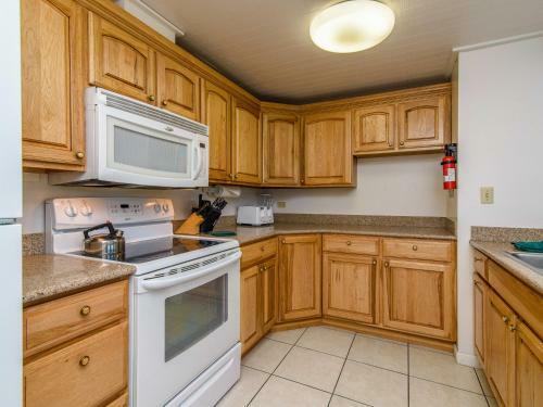 Apartamento 9200 Brockway Springs Dr Condo Unit 70