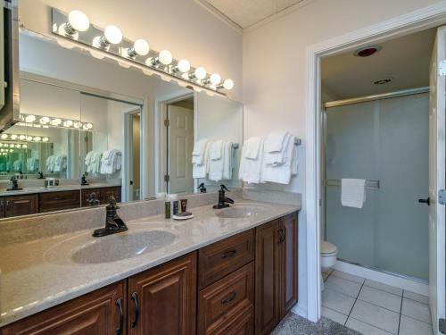 Apartamento 9200 Brockway Springs Dr Condo Unit 70