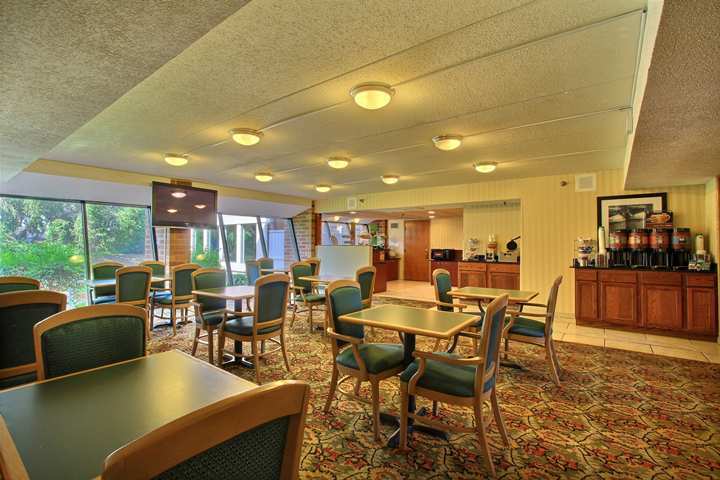 Hotel Hampton Inn Lansing Airport