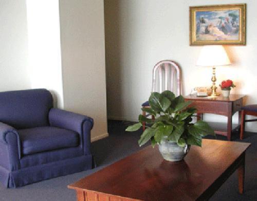 Hotel Coral Reef Inn & Suites