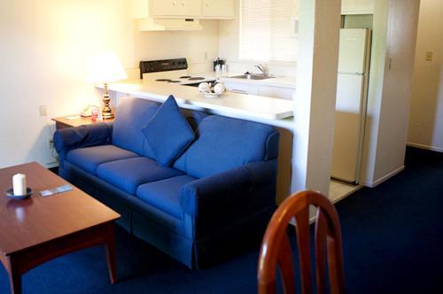 Hotel Coral Reef Inn & Suites