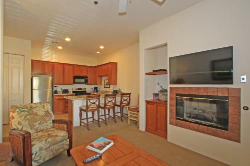 1 Bedroom Condominium In La Quinta, Ca (#clr105)