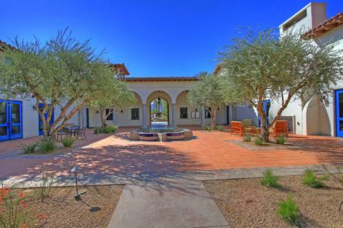 2 Bedroom Villa In La Quinta, Ca (#lv211)
