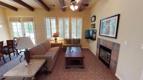 2 Bedroom Villa In La Quinta, Ca (#lv211)