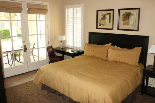 Villa 48560 Legacy Drive