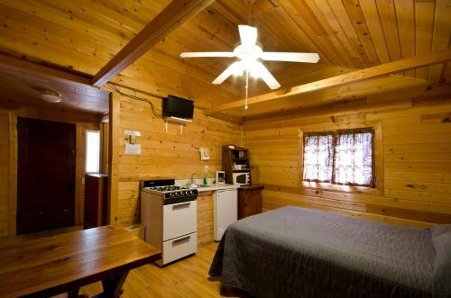 Lodge Ten Sleep Cabin