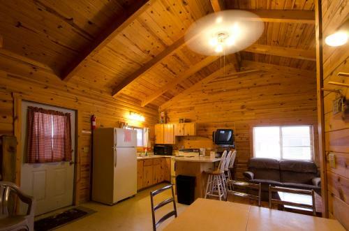 Lodge Bear Paw Cabin