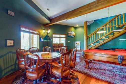 Spruce Bluff Lodge