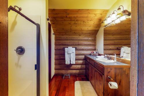 Spruce Bluff Lodge