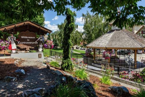 River Lodge Carriage House